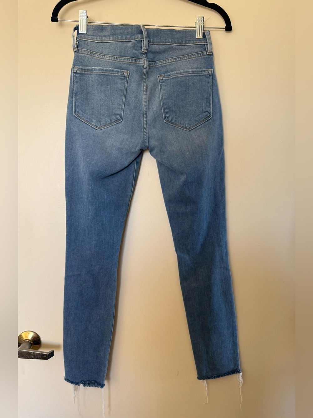 Frame Denim Le Skinny de Jeanne Crop Distressed Jeans in Size 25 - Picture 4 of 12